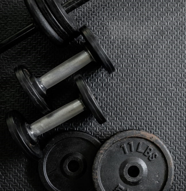 Рядом  спортивный комплекс 
(100 метров) ЖК Суворов