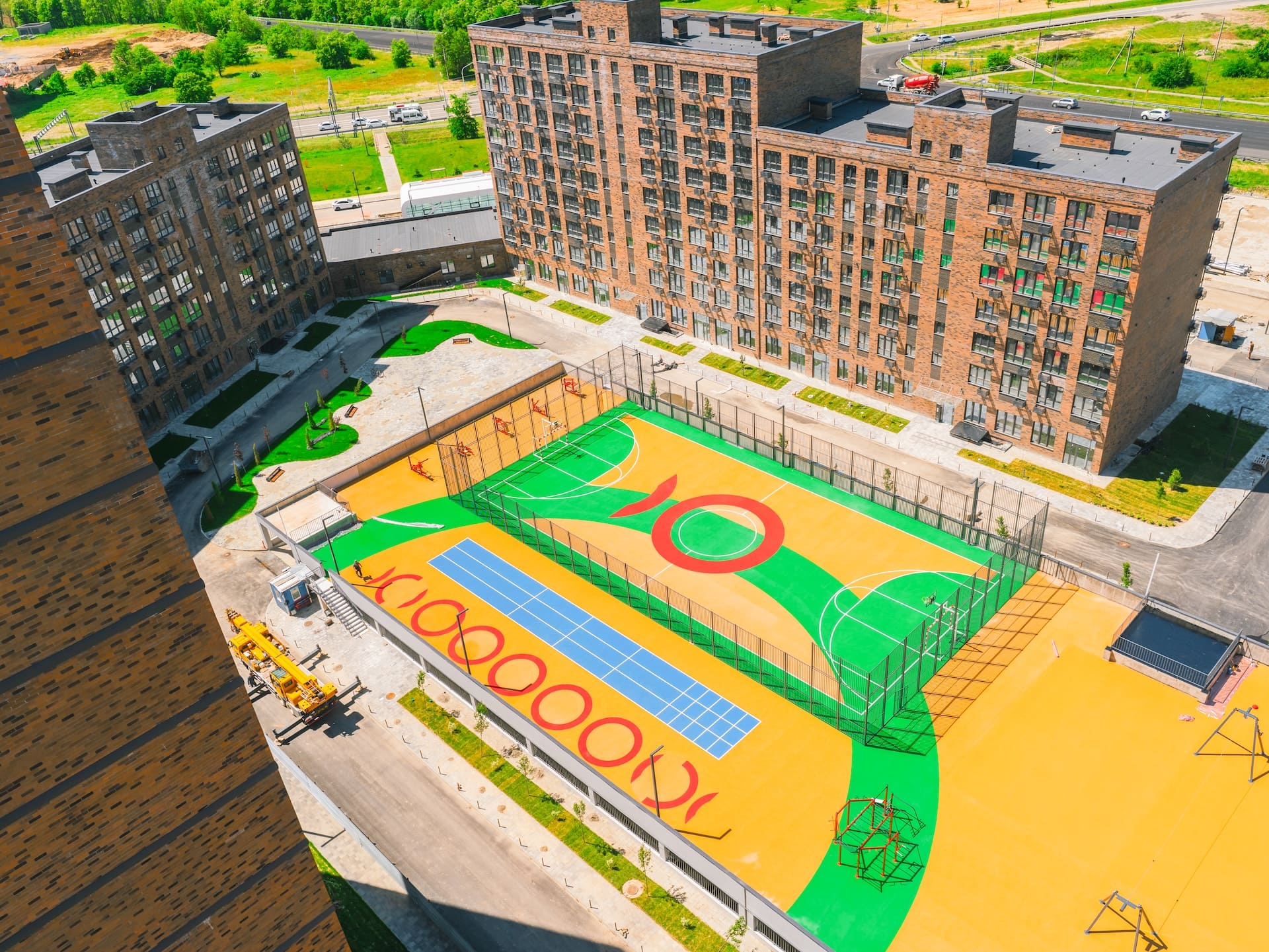 Оборудованная спортплощадка ЖК Яблоневый